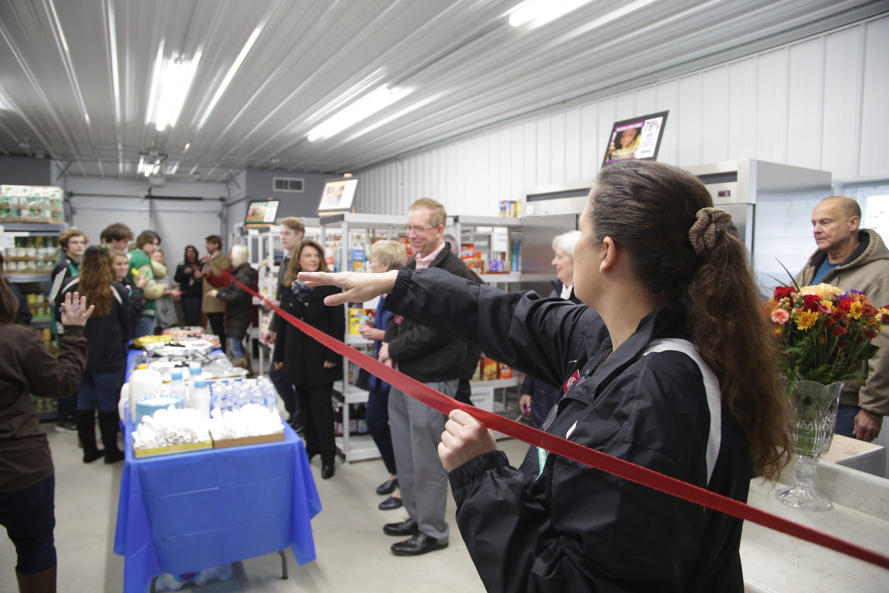 Hilltop Pantry ribbon cutting